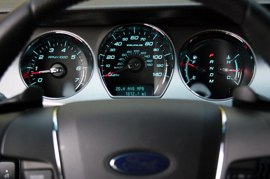 Ford Taurus SHO 2010 года  (фото 29 из 248)